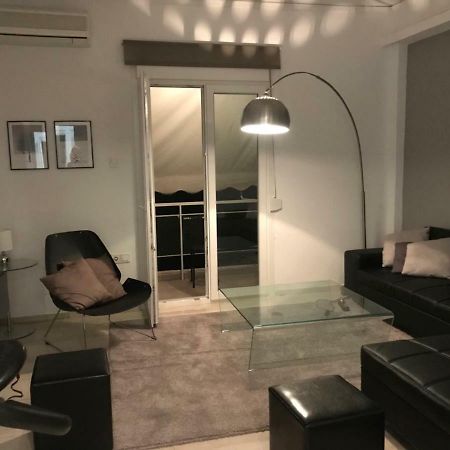Renovated Minimal Apartment Next To Metro Atene Esterno foto