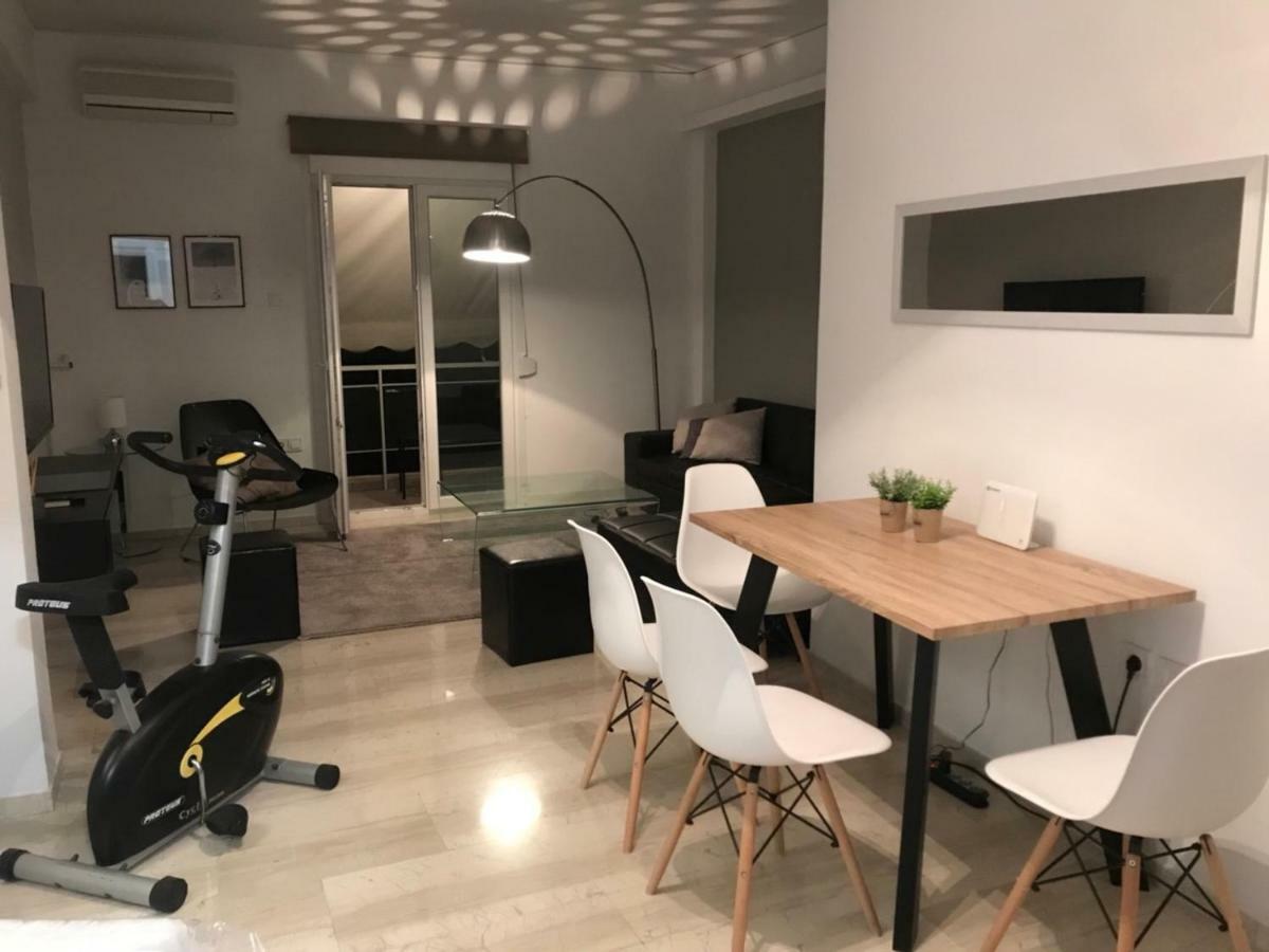 Renovated Minimal Apartment Next To Metro Atene Esterno foto
