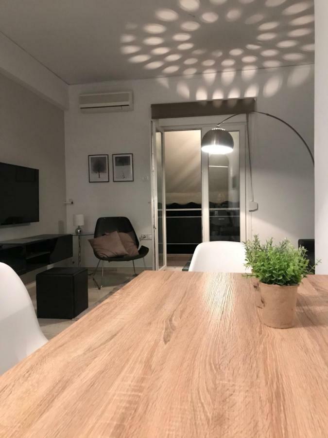 Renovated Minimal Apartment Next To Metro Atene Esterno foto