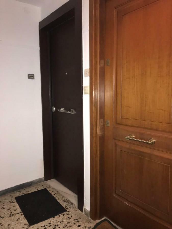 Renovated Minimal Apartment Next To Metro Atene Esterno foto