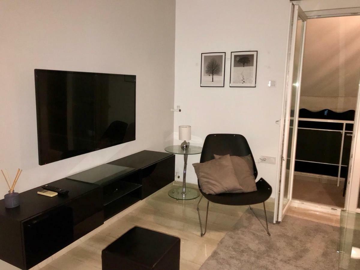 Renovated Minimal Apartment Next To Metro Atene Esterno foto