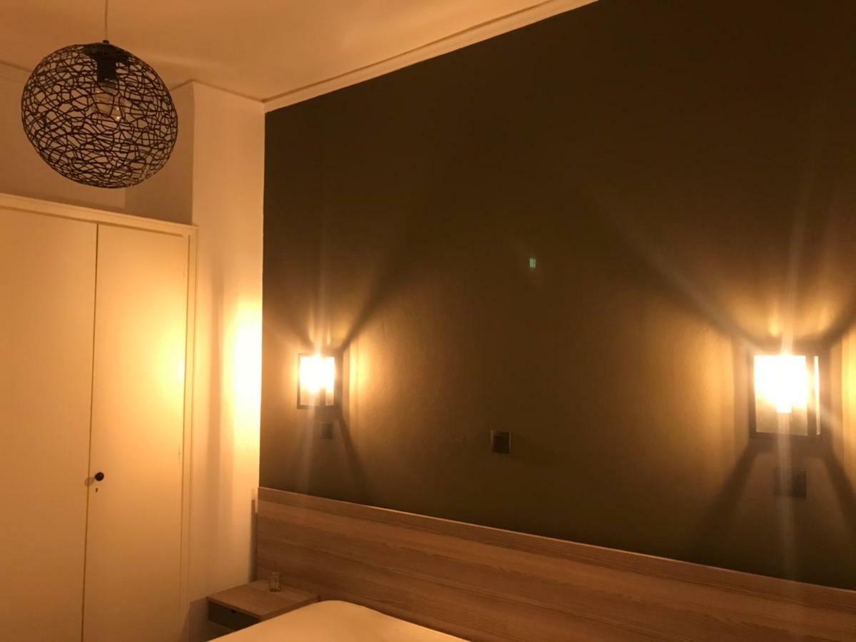 Renovated Minimal Apartment Next To Metro Atene Esterno foto